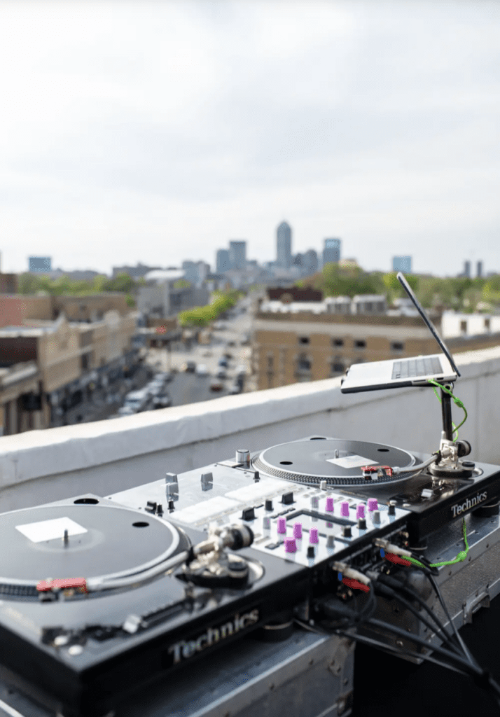 rooftop dj street